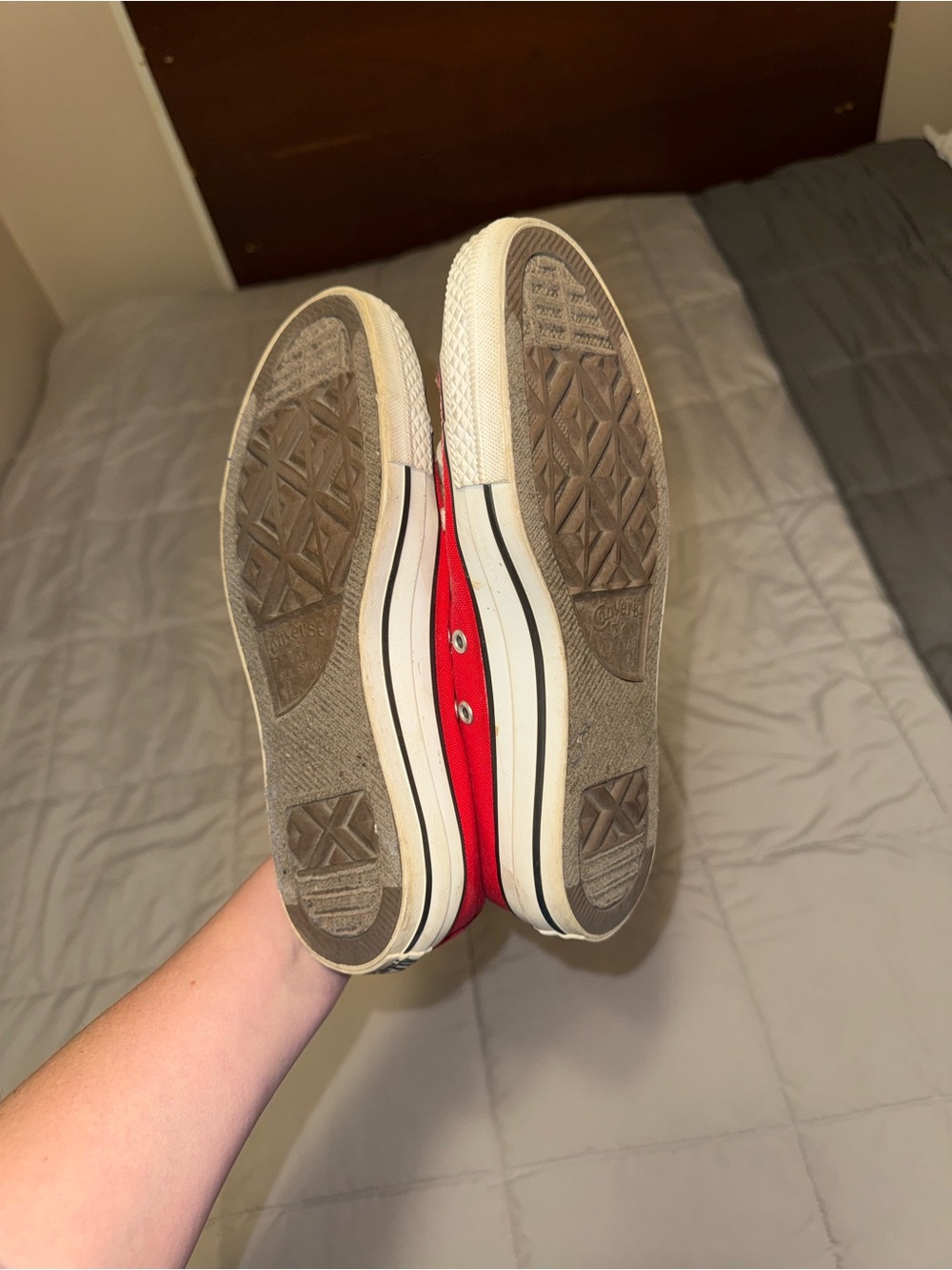 Red converse - Picture 4 of 10
